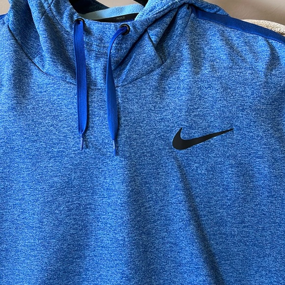 Nike therma men’s pullover training hoodie.  Size XL. - Picture 3 of 7